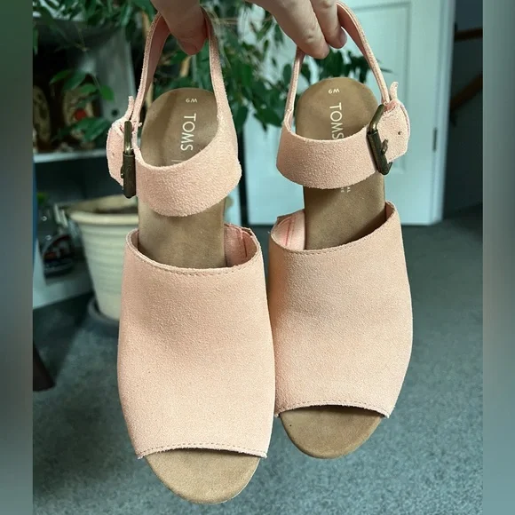 TOMS Tropez Cork Wedge Suede Sandal - Picture 4 of 8